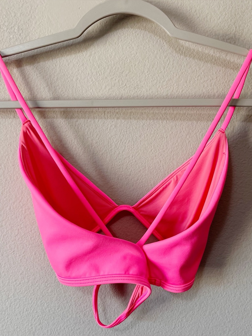 Left On Friday LOF Reef Bikini Swim Top Zinc Neon Pink A-C Cup Size Large Beach - Picture 9 of 11